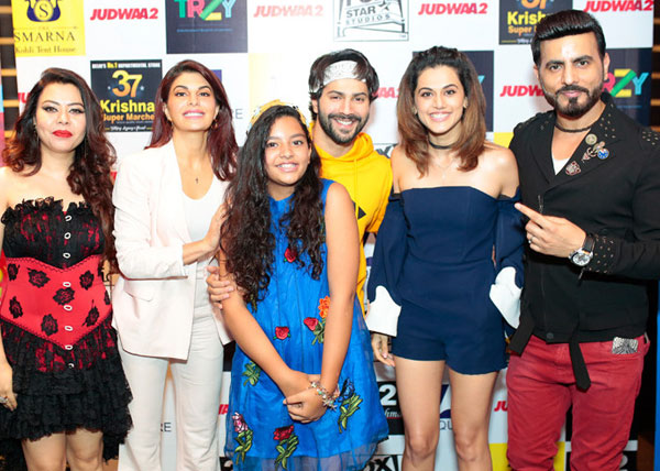 Varun Dhawan Jacqueline Fernandez and Taapsee Pannu with Bharat Reshma